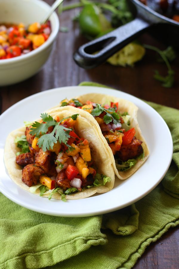 chipotle_tempeh_tacos_with_peach_salsa2